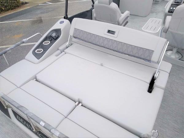 2020 Bennington boat for sale, model of the boat is 23 RSB & Image # 22 of 27