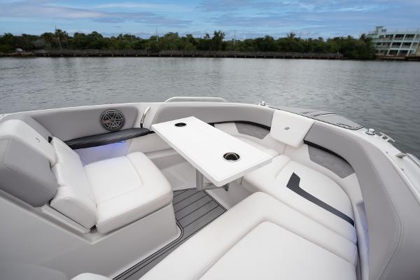 30' Four Winns, Listing Number 100914313, - Photo No. 10