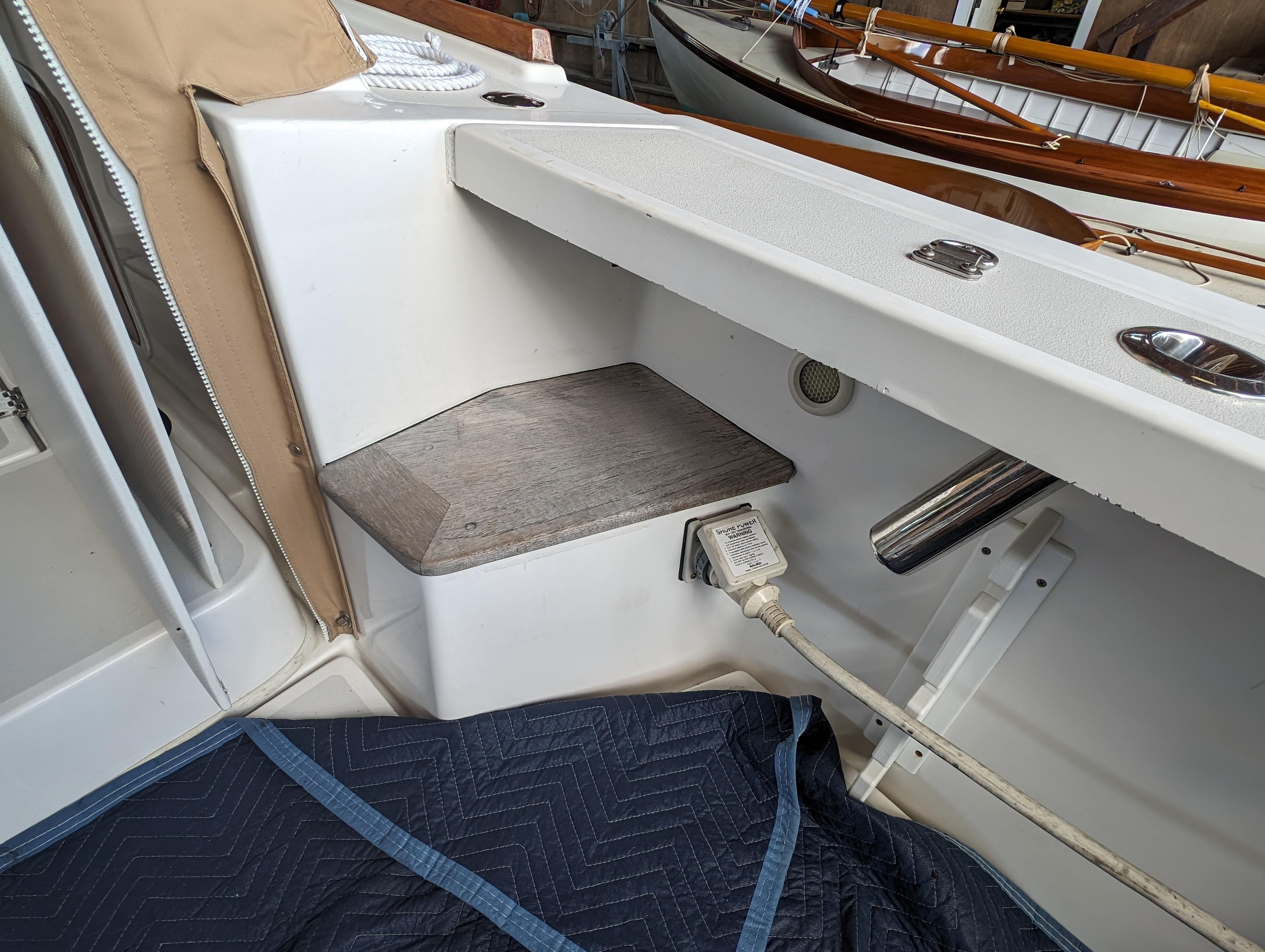 Hunt Yachts-Surfhunter 33 2006-Wilbury NY-US-Hunt Surf Hunter 33 Wilbury-9496692 | Thumbnail