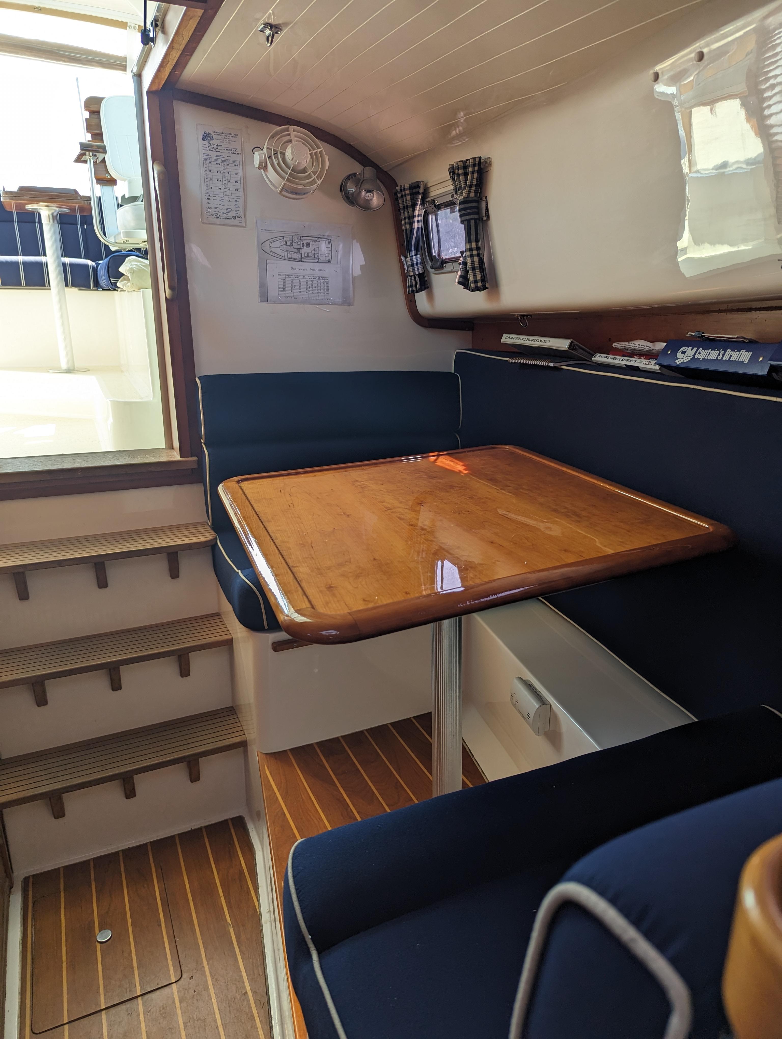 Hunt Yachts-Surfhunter 33 2006-Wilbury NY-US-Hunt Surf Hunter 33 Wilbury-9496692 | Thumbnail