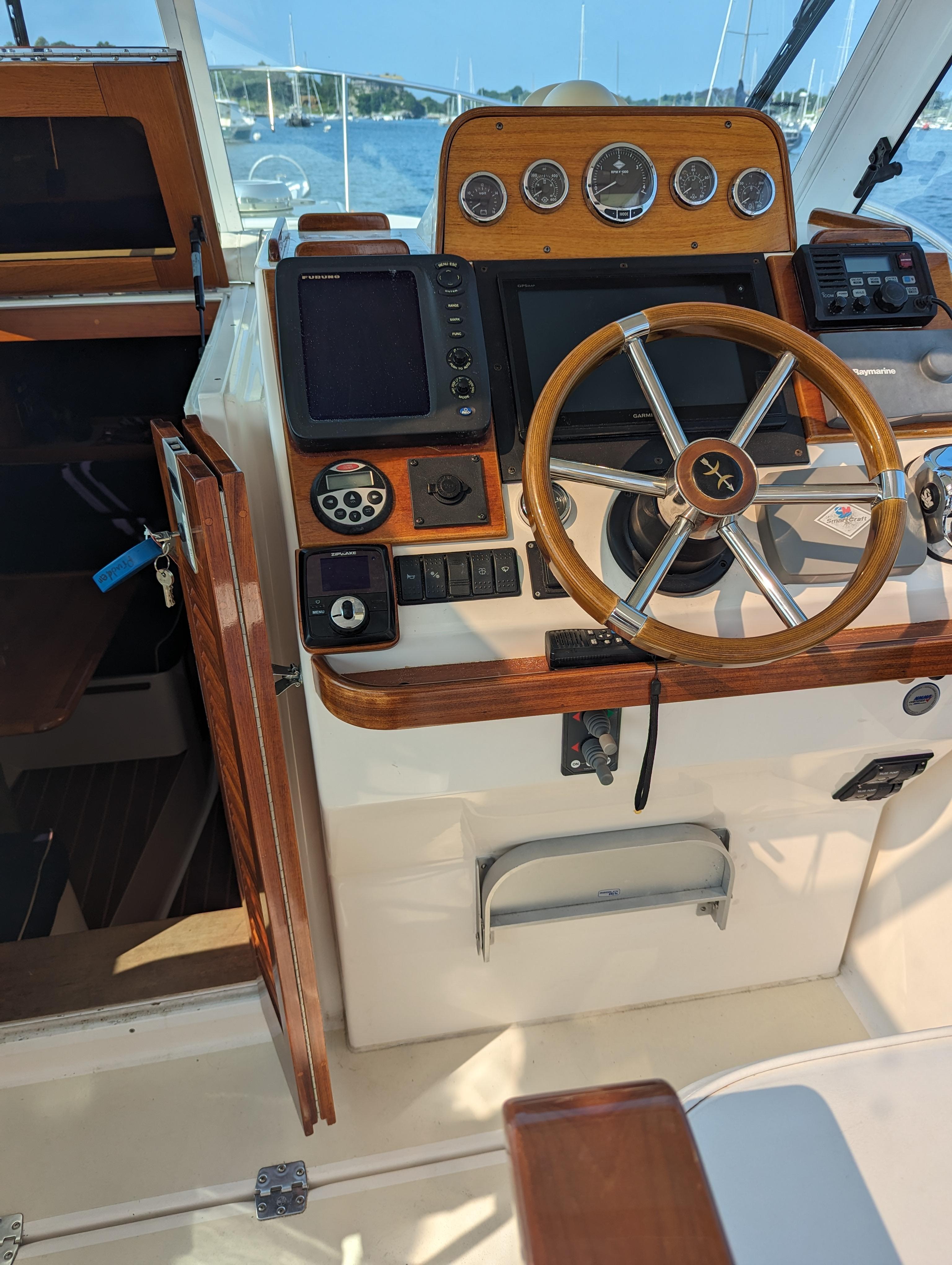 Hunt Yachts-Surfhunter 33 2006-Wilbury NY-US-Hunt Surf Hunter 33 Wilbury-9496692 | Thumbnail
