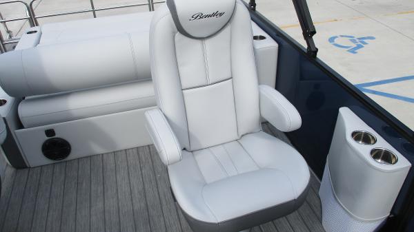 2021 Bentley boat for sale, model of the boat is Elite 223 Swingback (Full Tube) & Image # 13 of 61