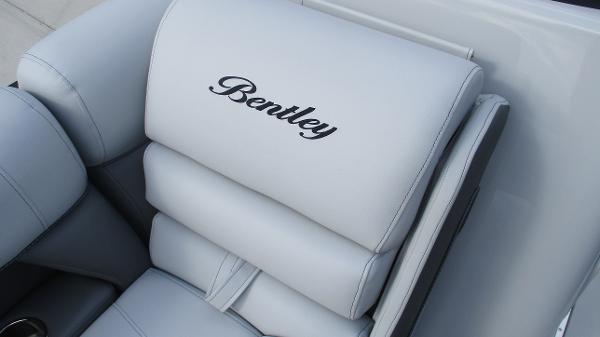 2021 Bentley boat for sale, model of the boat is Elite 223 Swingback (Full Tube) & Image # 42 of 61