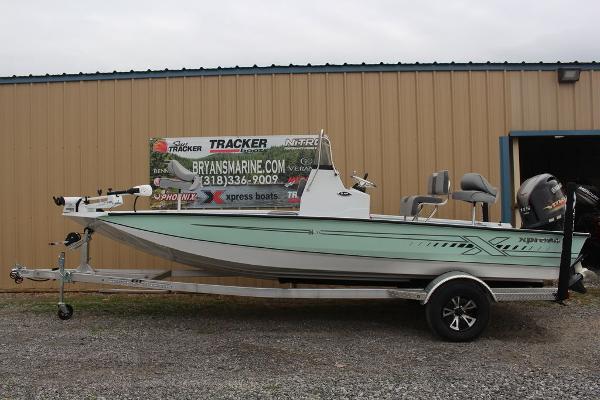 2021 Xpress boat for sale, model of the boat is H20B & Image # 2 of 9