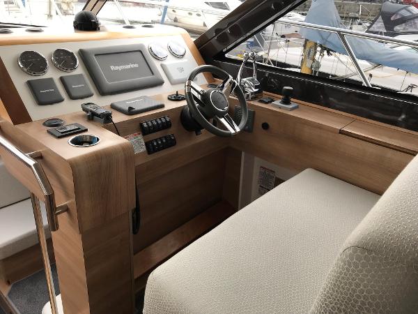 Sealine F46