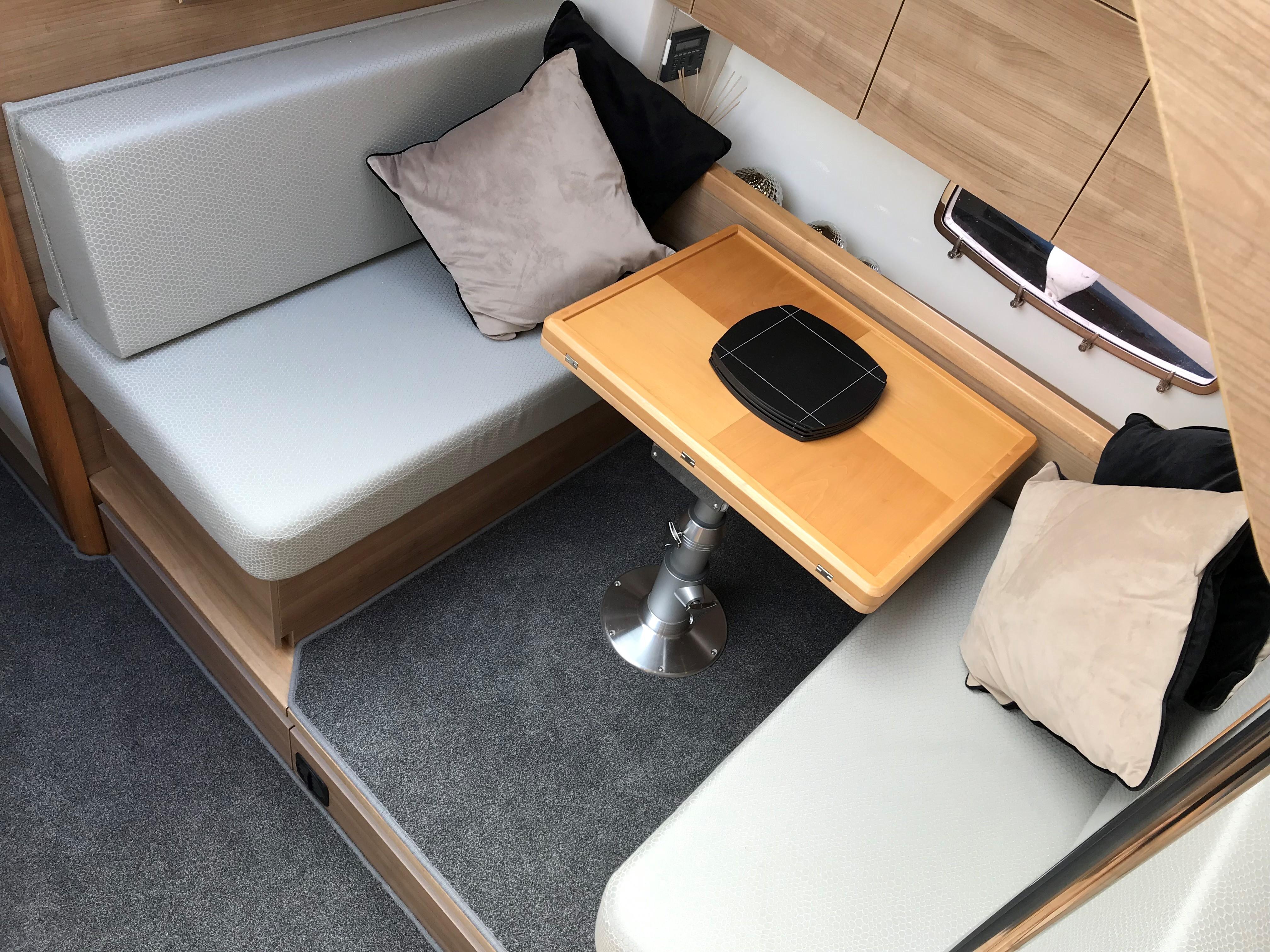 Sealine F46