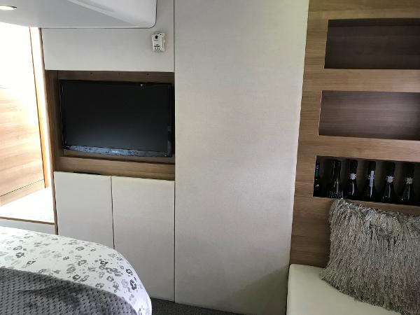 Sealine F46