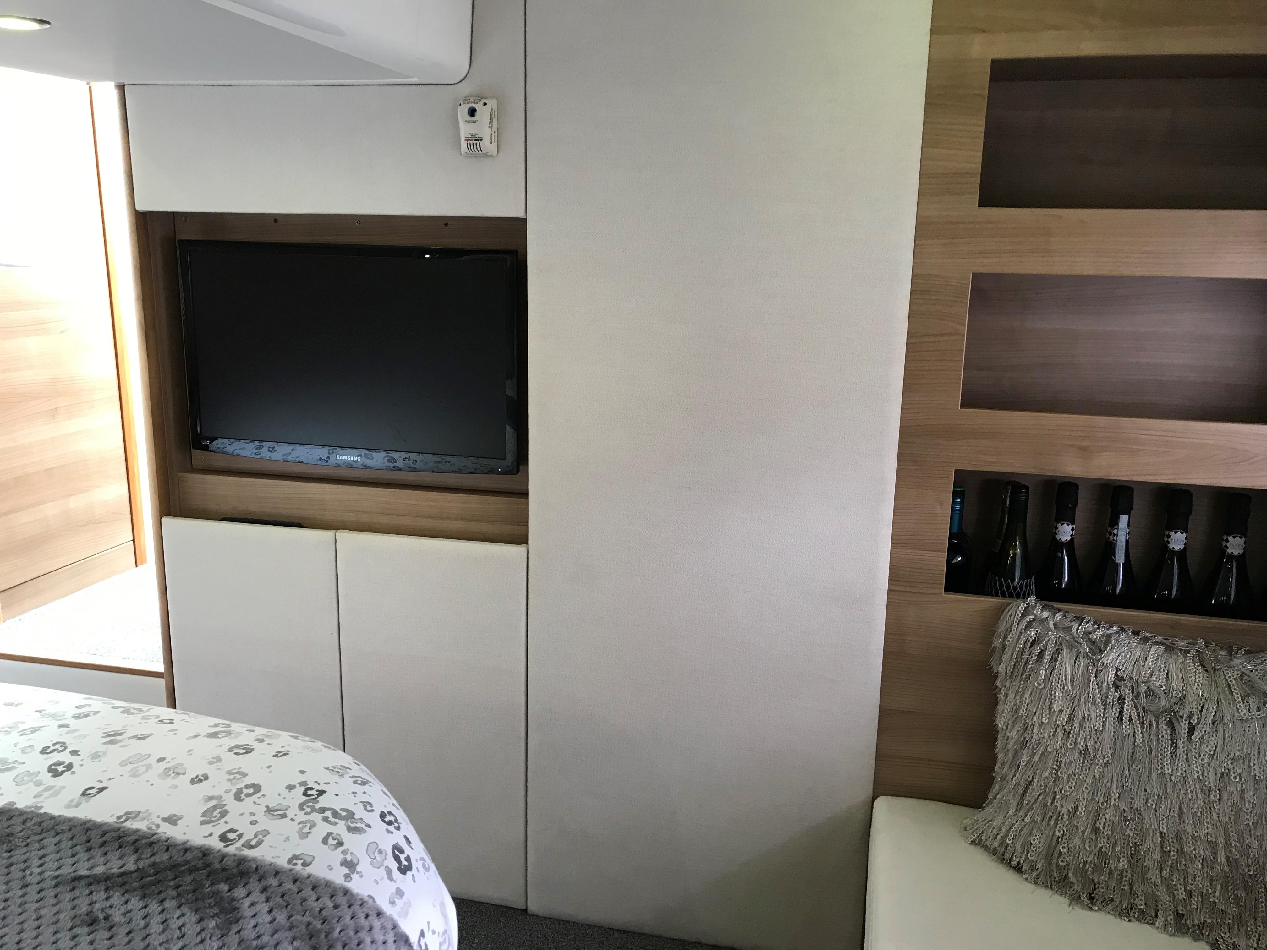 Sealine F46