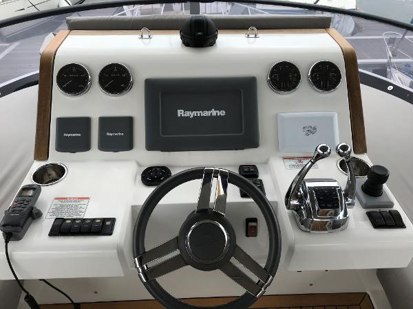 Sealine F46