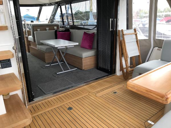 Sealine F46