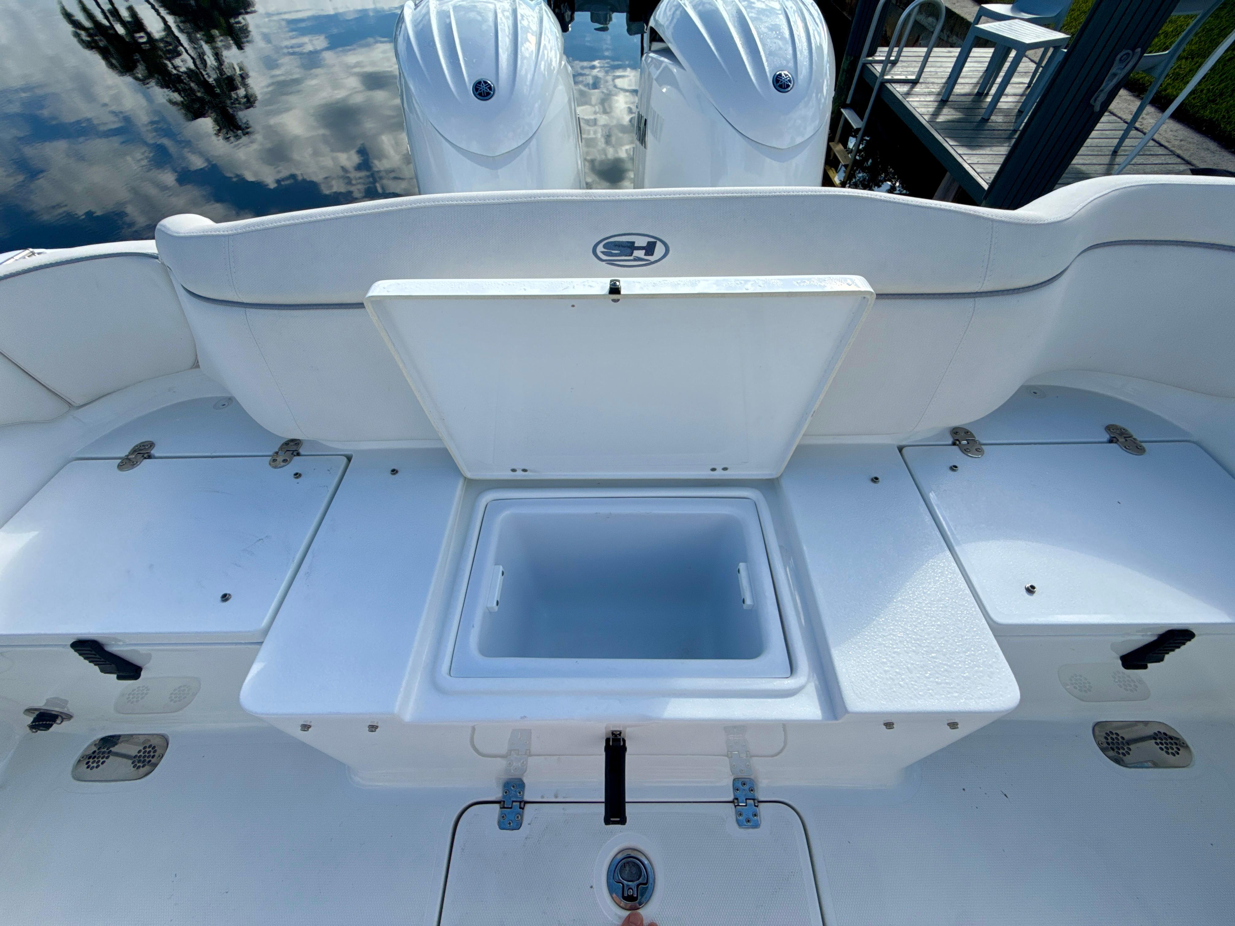 2024-sea-hunt-ultra-275-se-power-9696718-20250227152944952-1_XLARGE