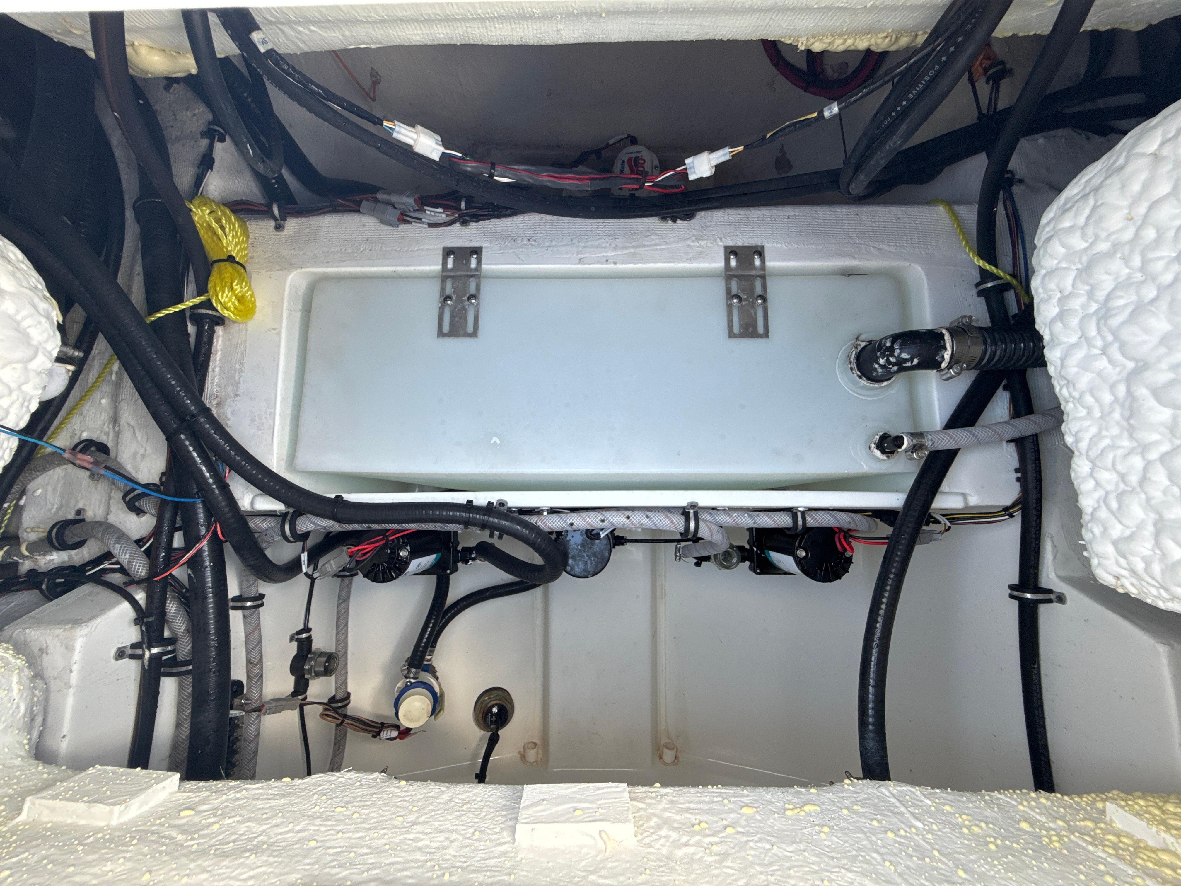 2024-sea-hunt-ultra-275-se-power-9696718-20250227153213502-1_XLARGE