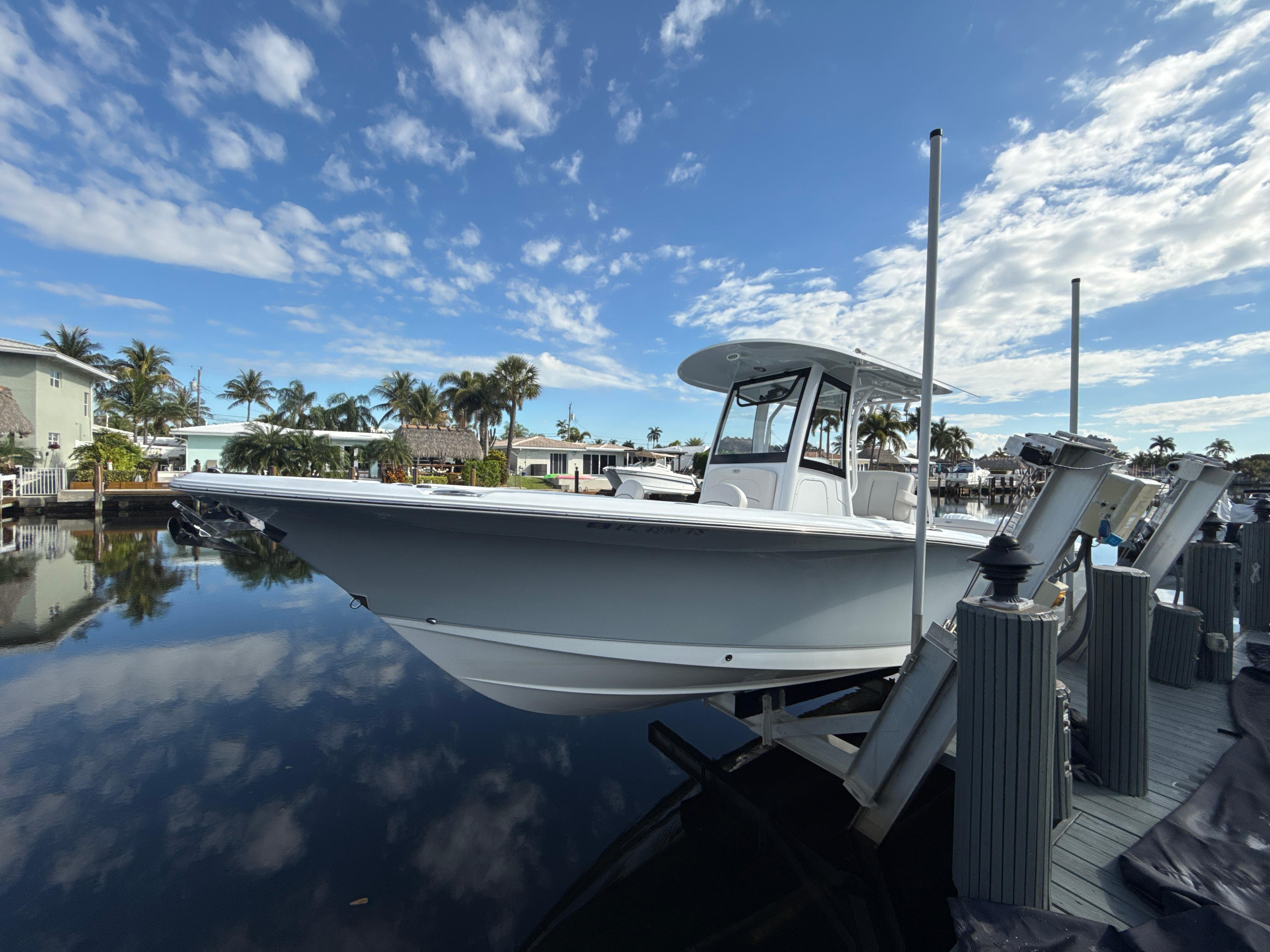 2024-sea-hunt-ultra-275-se-power-9696718-20250227153221201-1_XLARGE