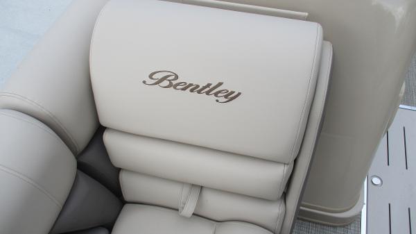 2021 Bentley boat for sale, model of the boat is Elite 223 Swingback (Full Tube) & Image # 42 of 52