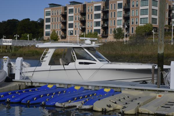 2020 Boston Whaler 350 Realm
