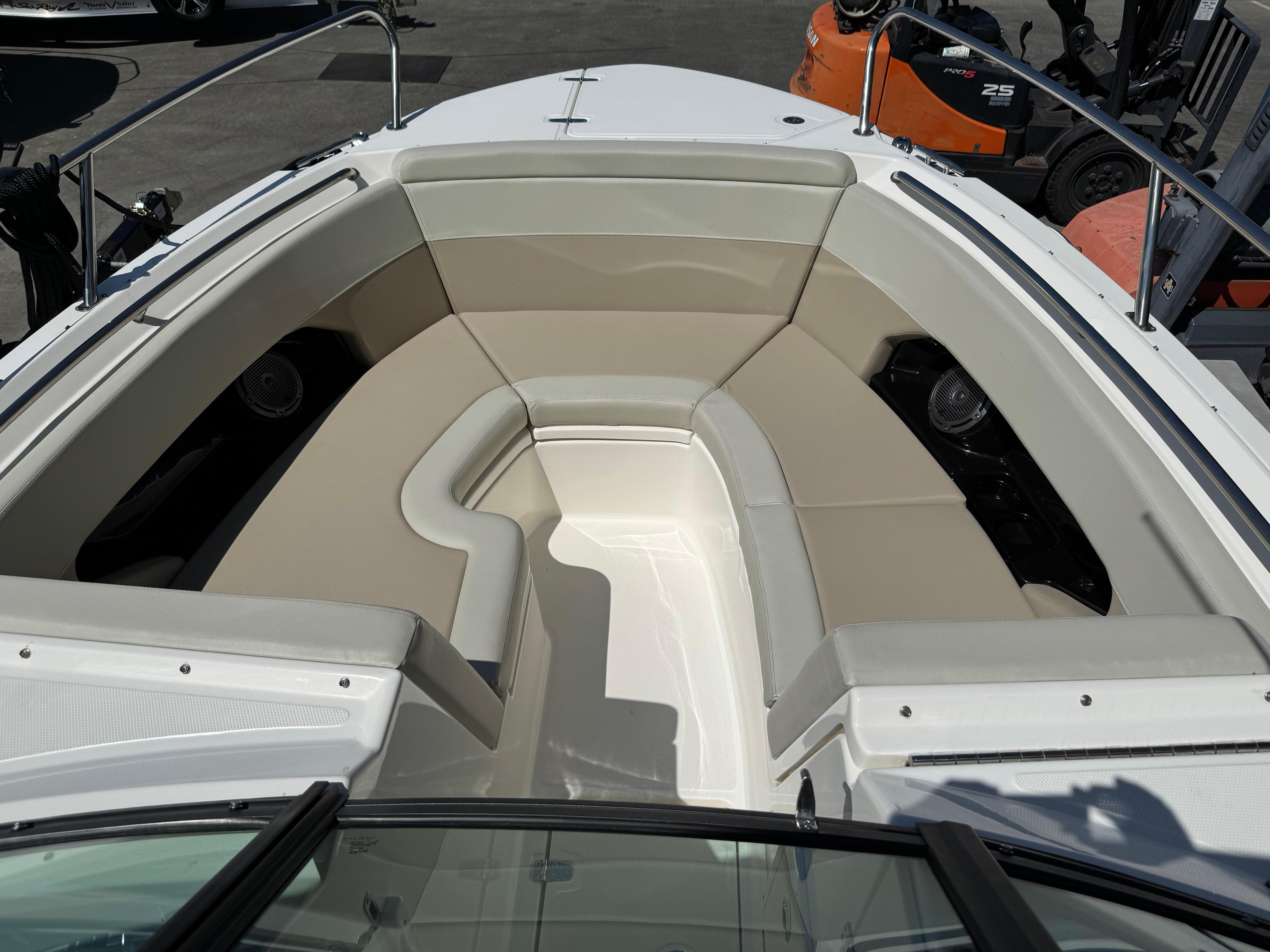 2022-boston-whaler-240-vantage-power-9886723-20250728122842558-1