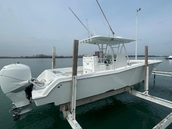 33' Invincible, Listing Number 100895875, Image No. 7