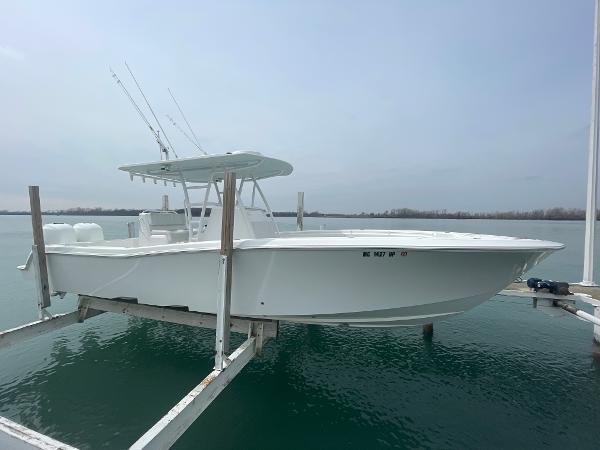 33' Invincible, Listing Number 100895875, Image No. 5
