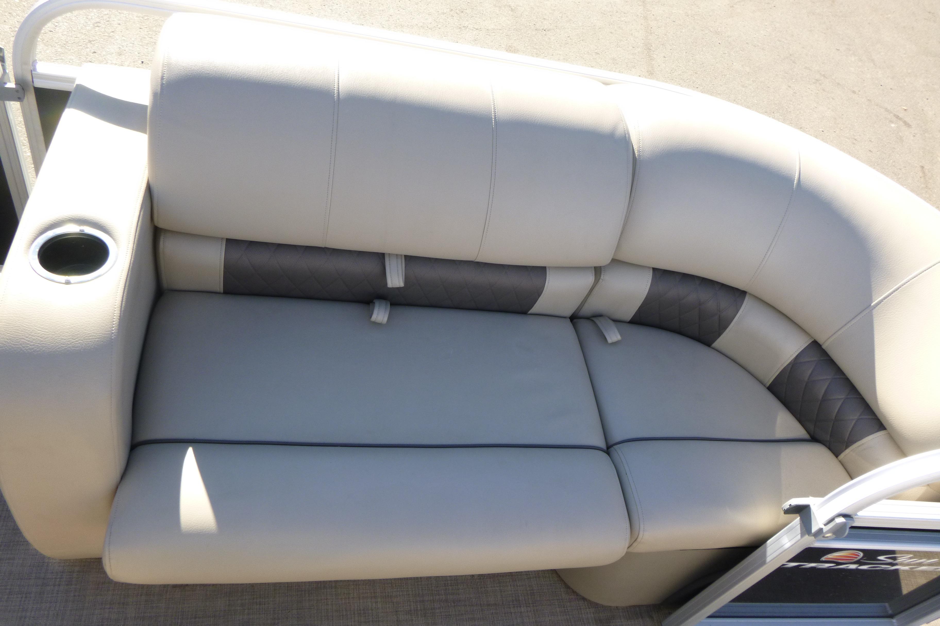 2022 Sun Tracker Party Barge 22 DLX Gallery