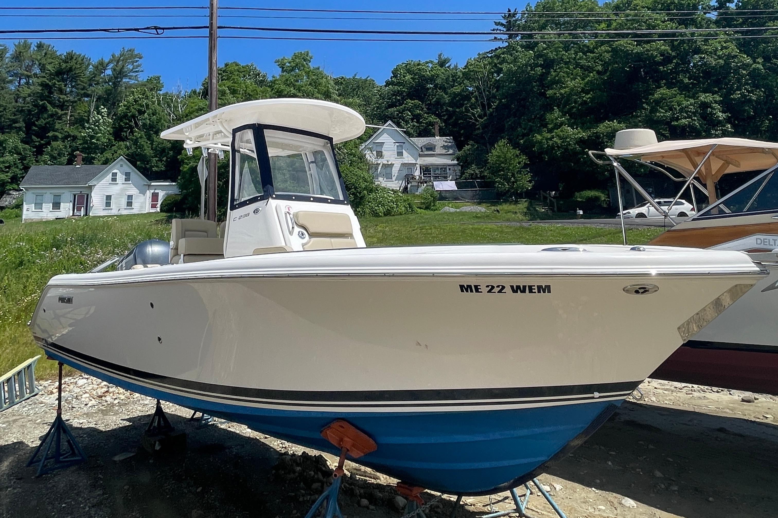 2020 Pursuit C 238 Center Console0