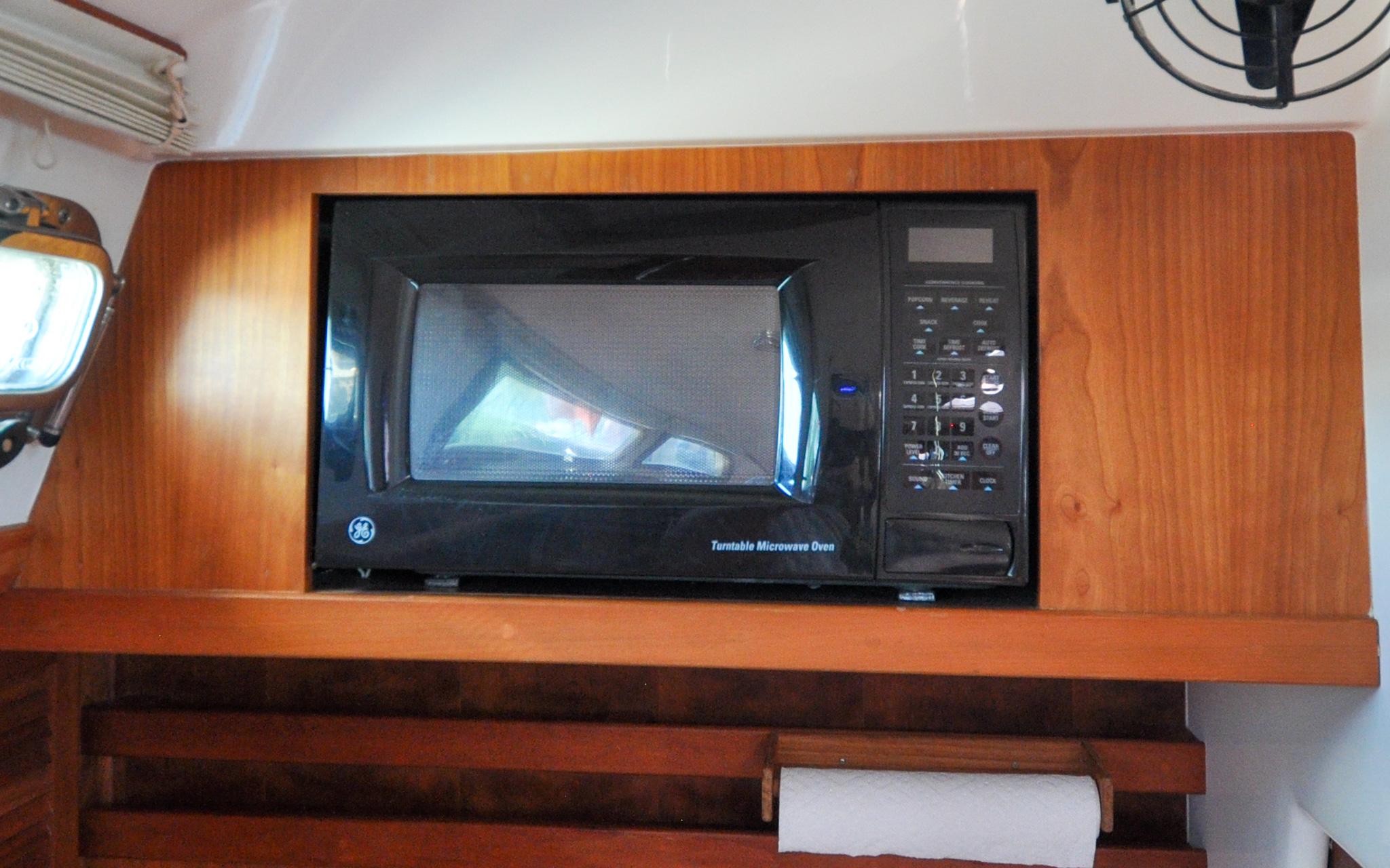 Jezebel Yacht Photos Pics Sabre 426 - Jezebel - Galley - Microwave