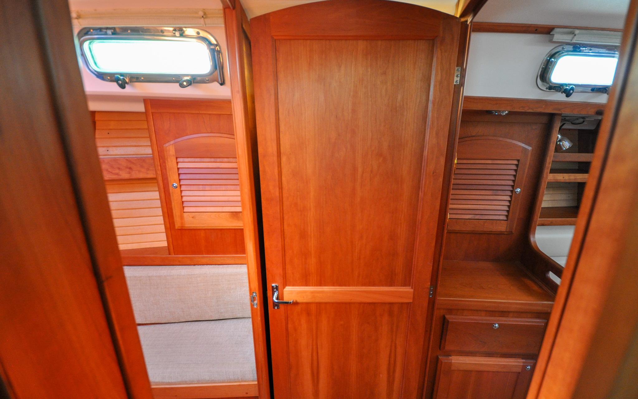 Jezebel Yacht Photos Pics Sabre 426 - Jezebel - Forward Cabin - Door