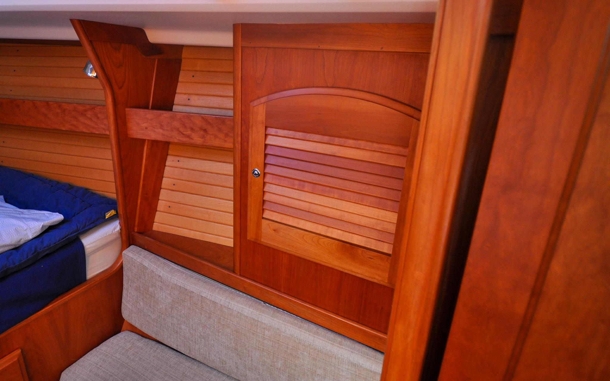 Jezebel Yacht Photos Pics Sabre 426 - Jezebel - Forward Cabin