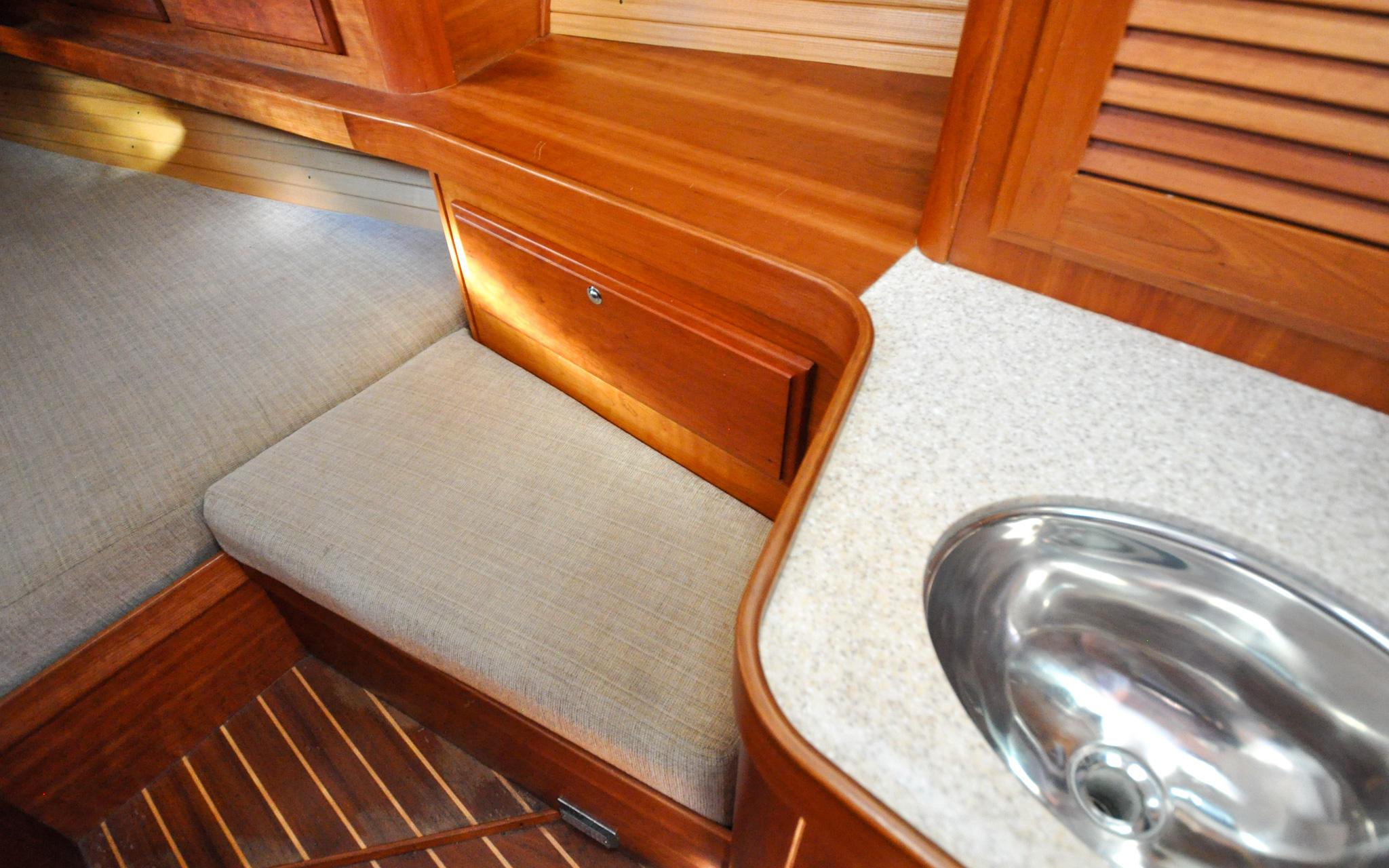 Jezebel Yacht Photos Pics Sabre 426 - Jezebel - Aft Cabin - Settee