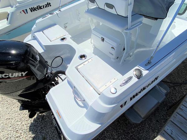 18' Wellcraft, Listing Number 100850659, - Photo No. 2