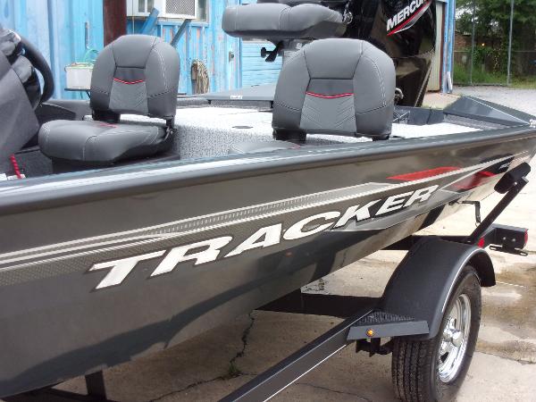 2022 Tracker Boats boat for sale, model of the boat is Pro Team 175 TF & Image # 1 of 16