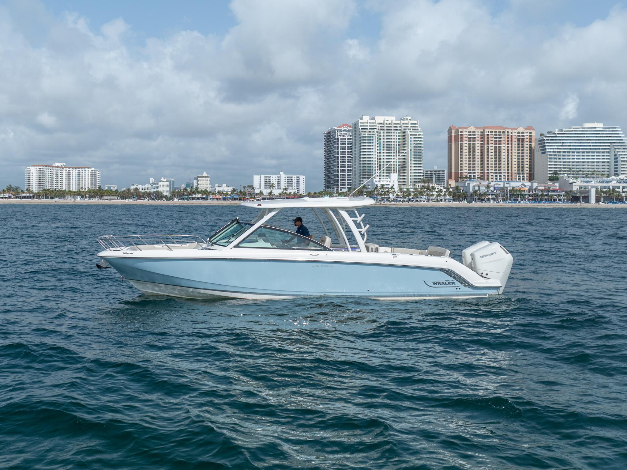 2024-boston-whaler-320-vantage-power-9836749-20250617061606186-1