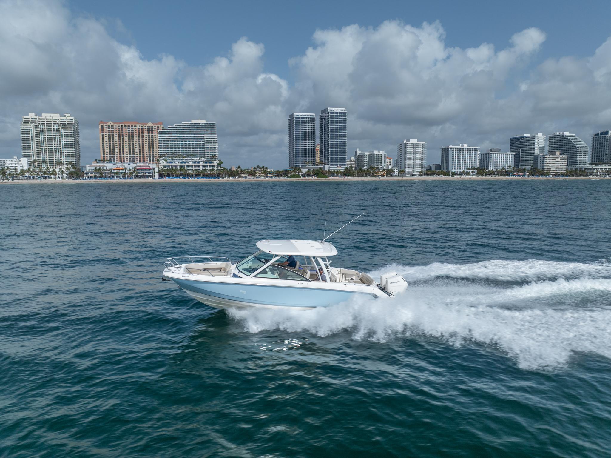 2024-boston-whaler-320-vantage-power-9836749-20250617061618027-1