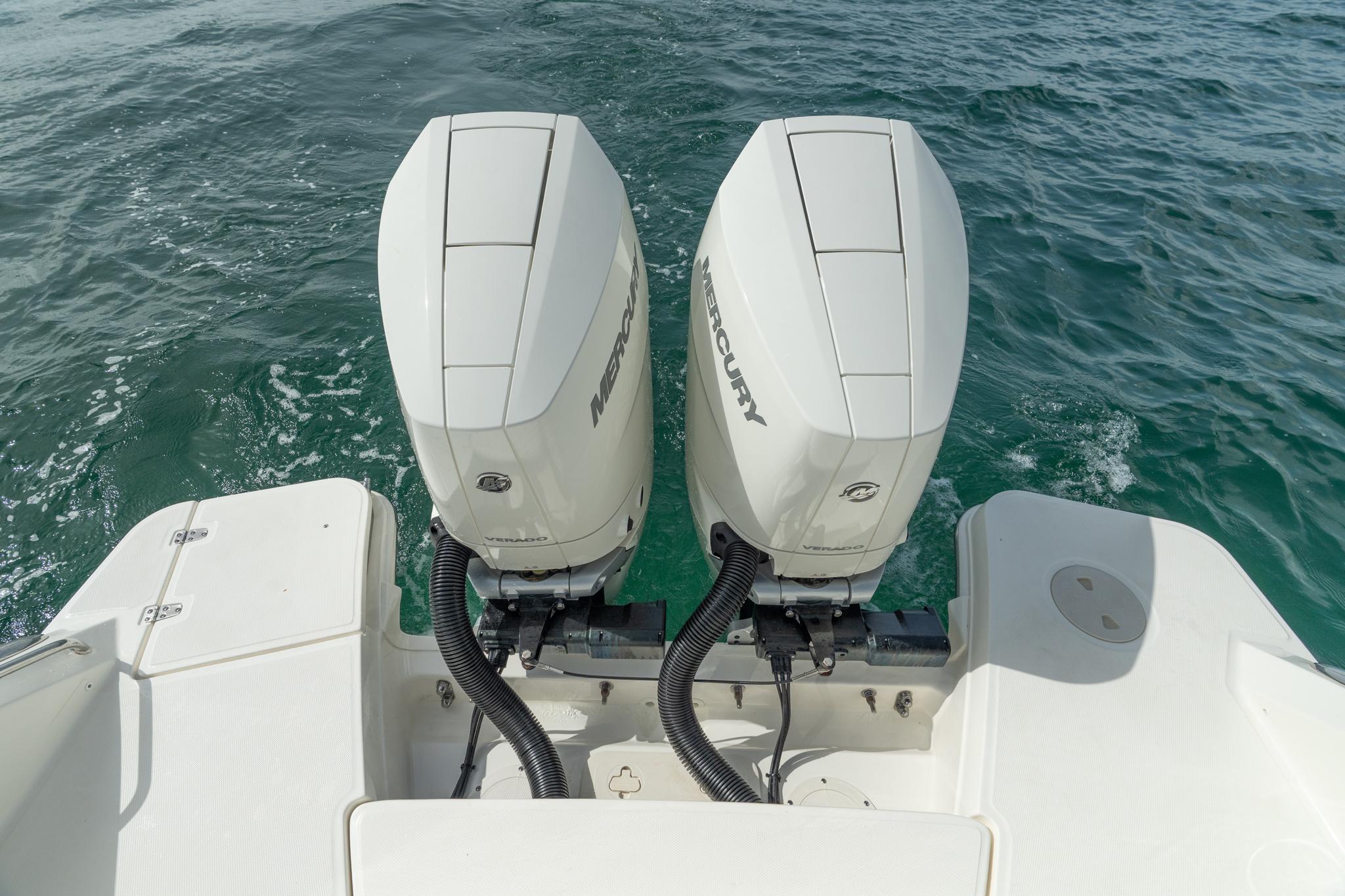 2024-boston-whaler-320-vantage-power-9836749-20250617061639155-1