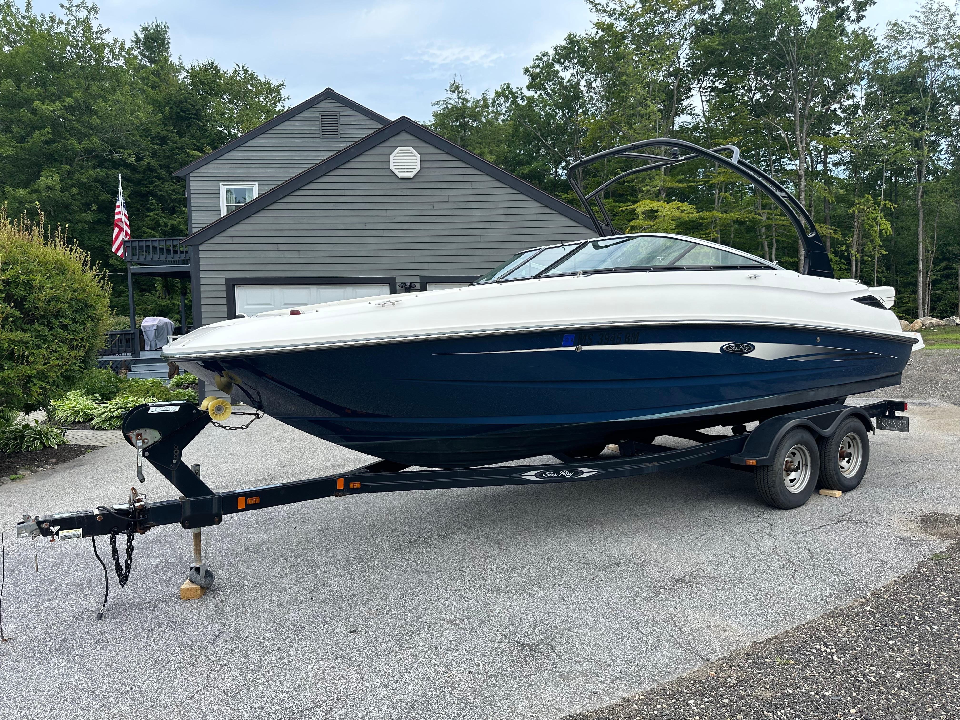 2014 Sea Ray 240 SUN DECK