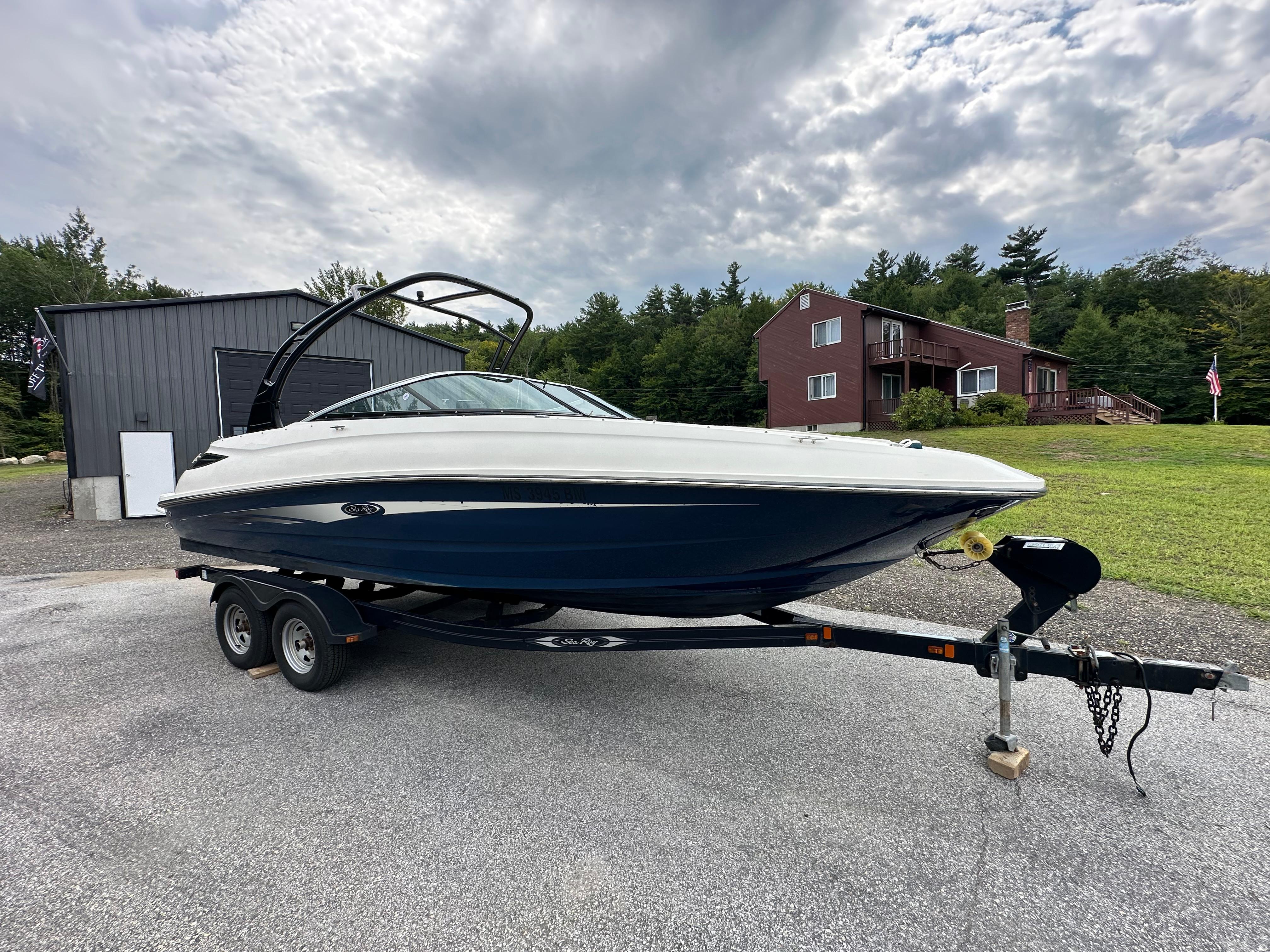 2014 Sea Ray 240 SUN DECK