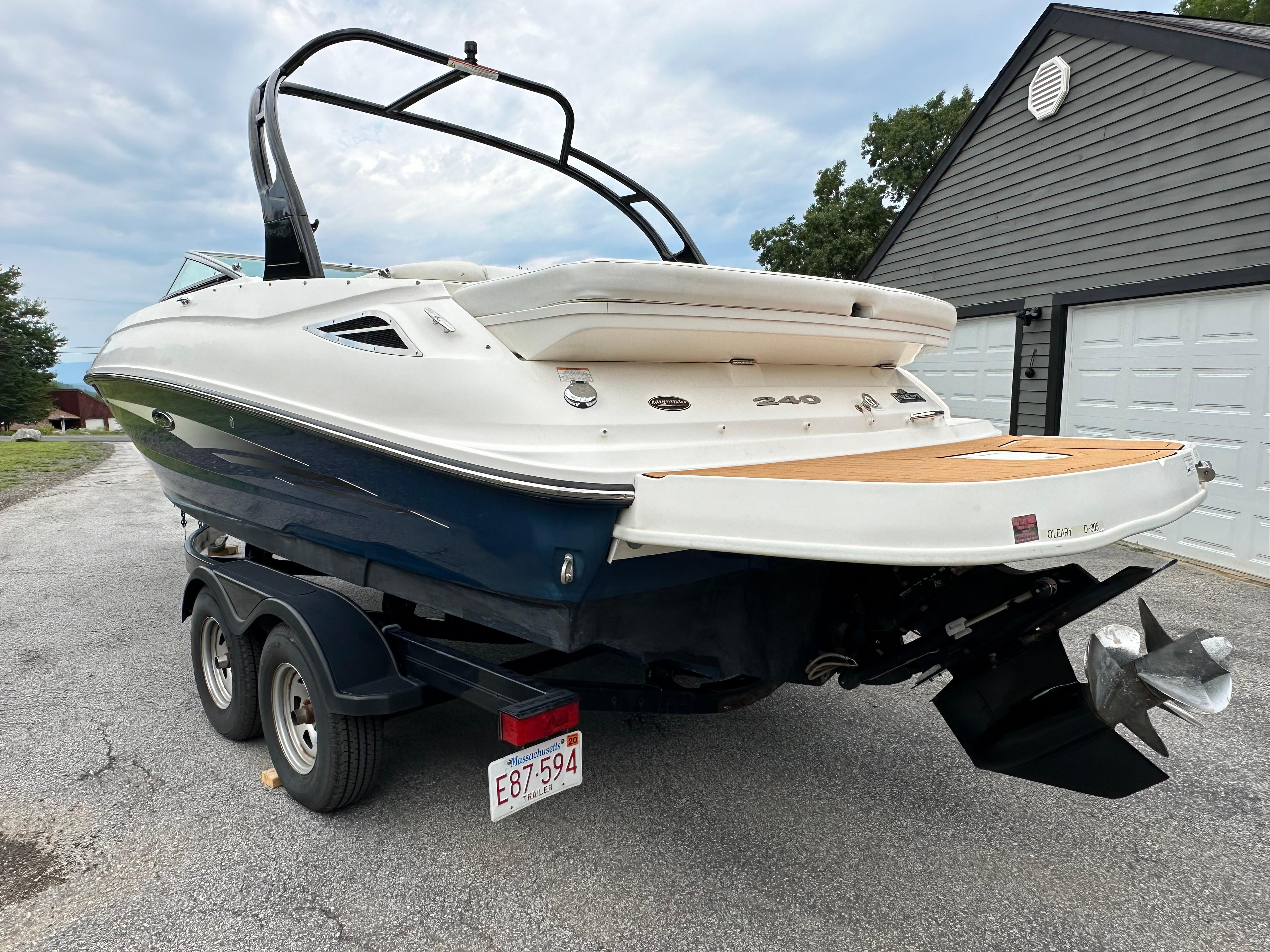 2014 Sea Ray 240 SUN DECK