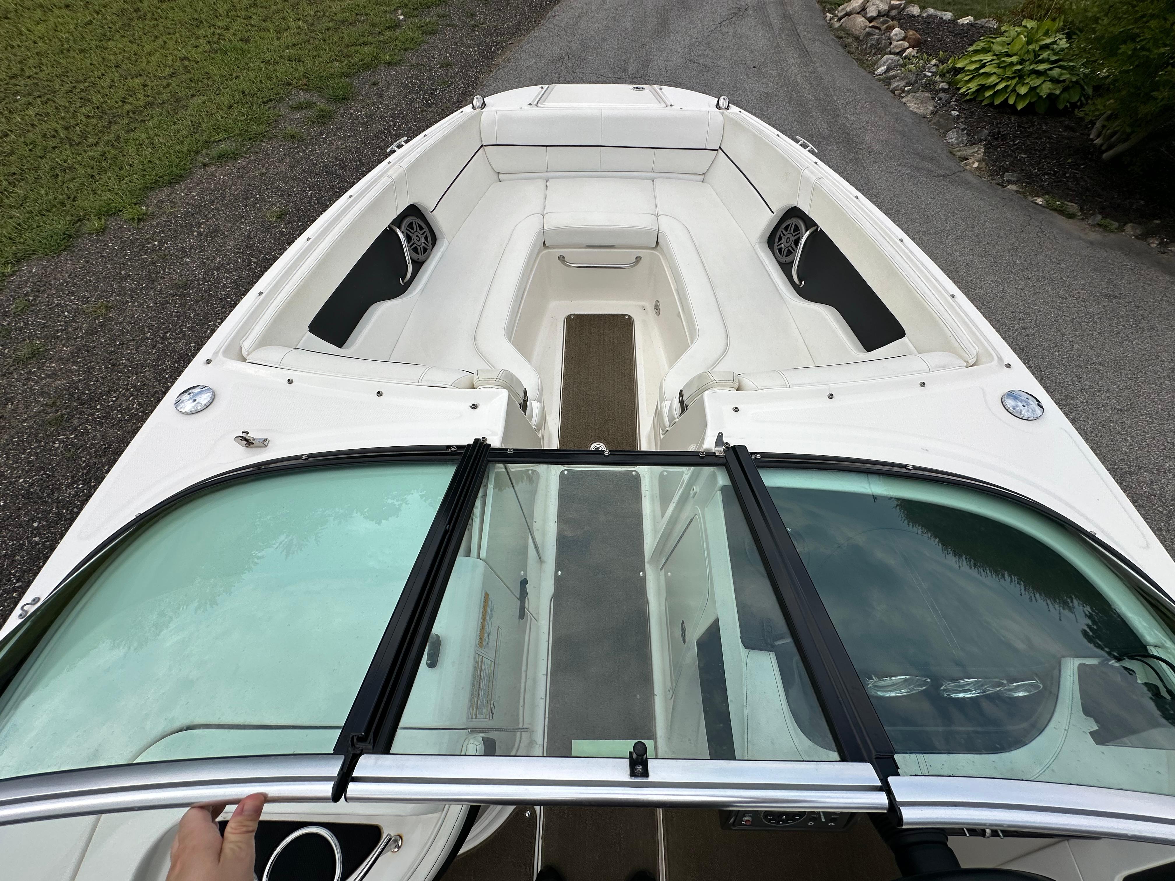 2014 Sea Ray 240 SUN DECK