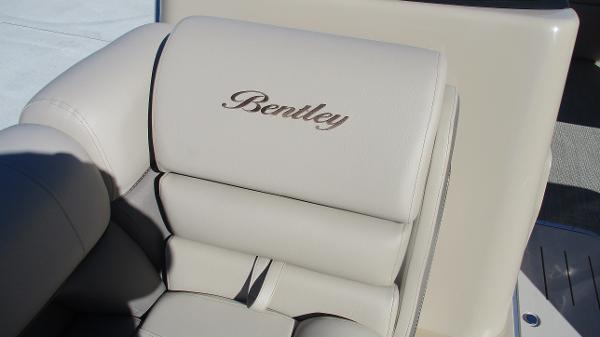 2021 Bentley boat for sale, model of the boat is Elite 223 Swingback (Full Tube) & Image # 38 of 57