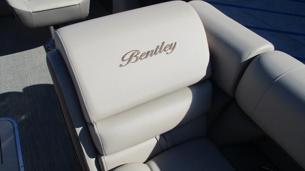 2021 Bentley boat for sale, model of the boat is Elite 223 Swingback (Full Tube) & Image # 45 of 57