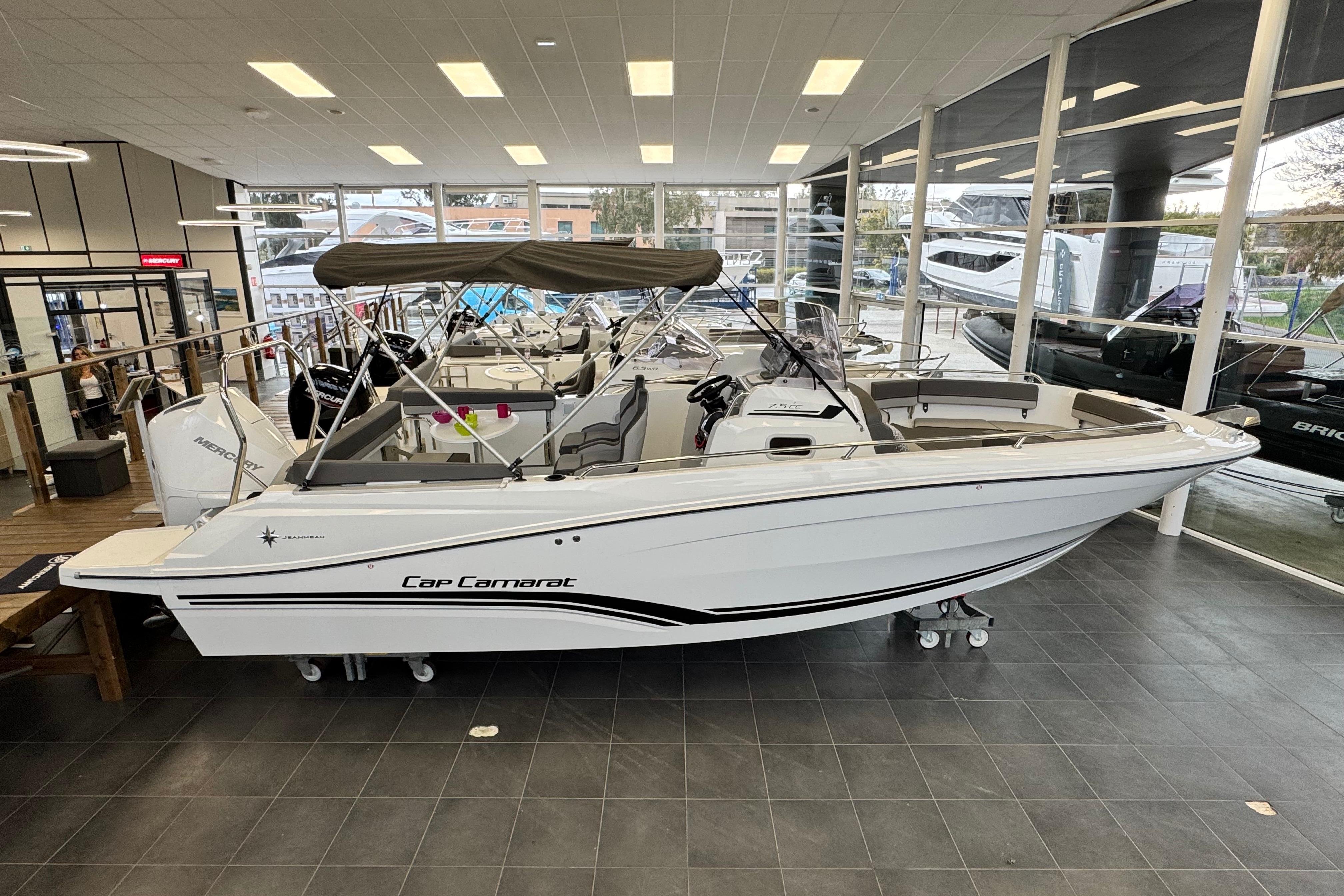 Jeanneau Cap Camarat 7.5 CC Serie 3