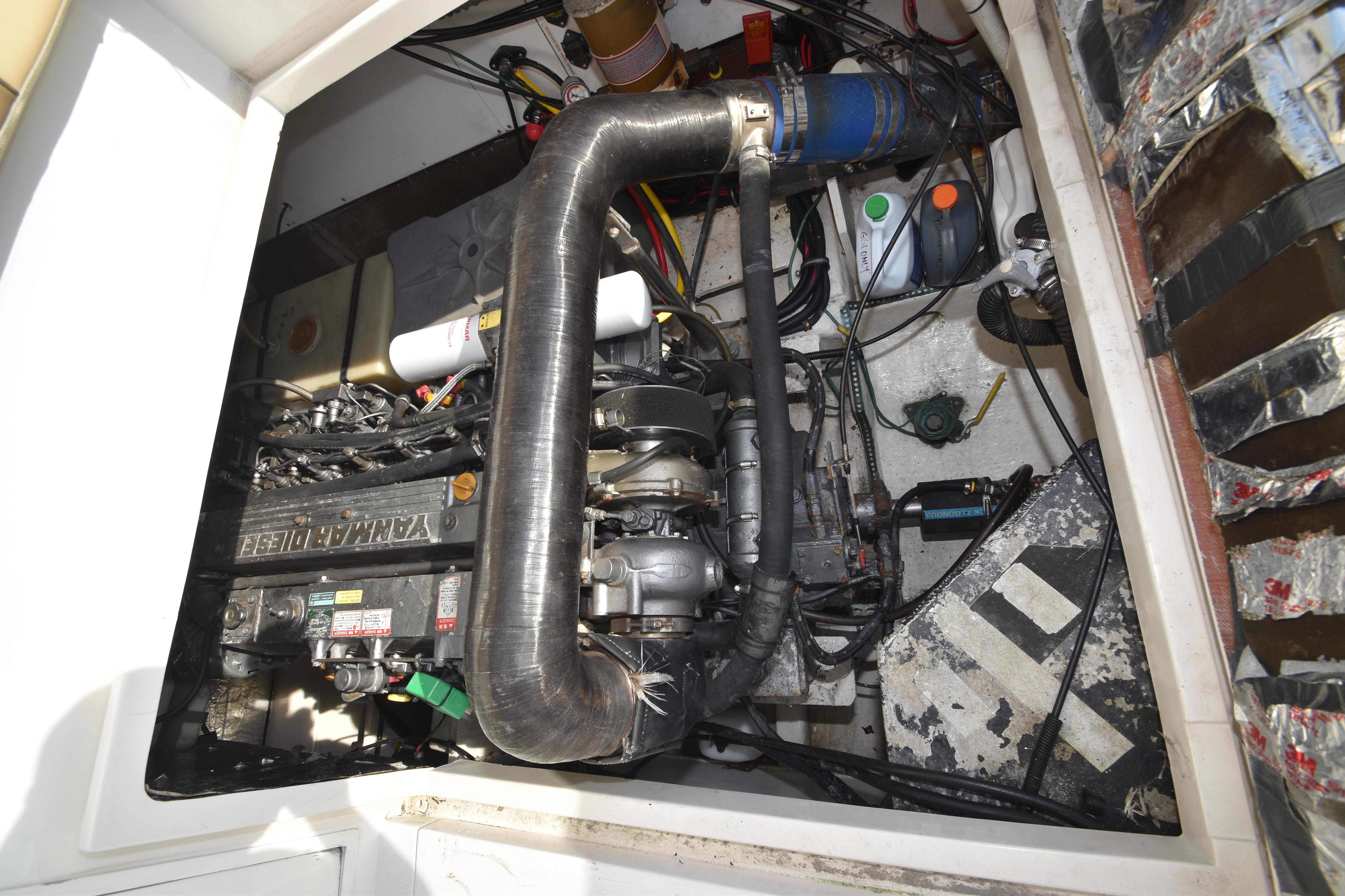 2002-jupiter-35-convertible-power-9796761-978356661-0-160520251219-16