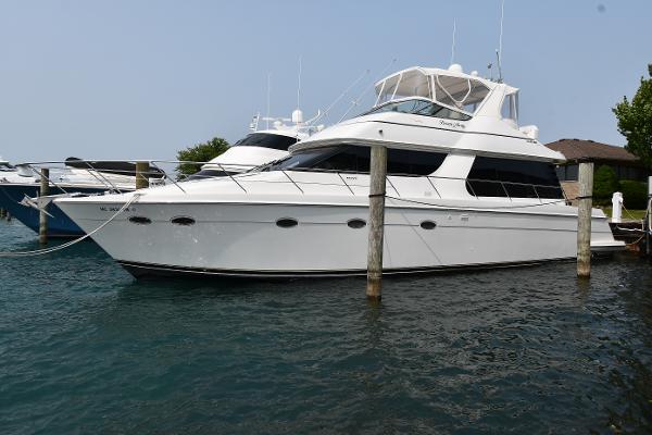 Photo of 1998 Carver 53'