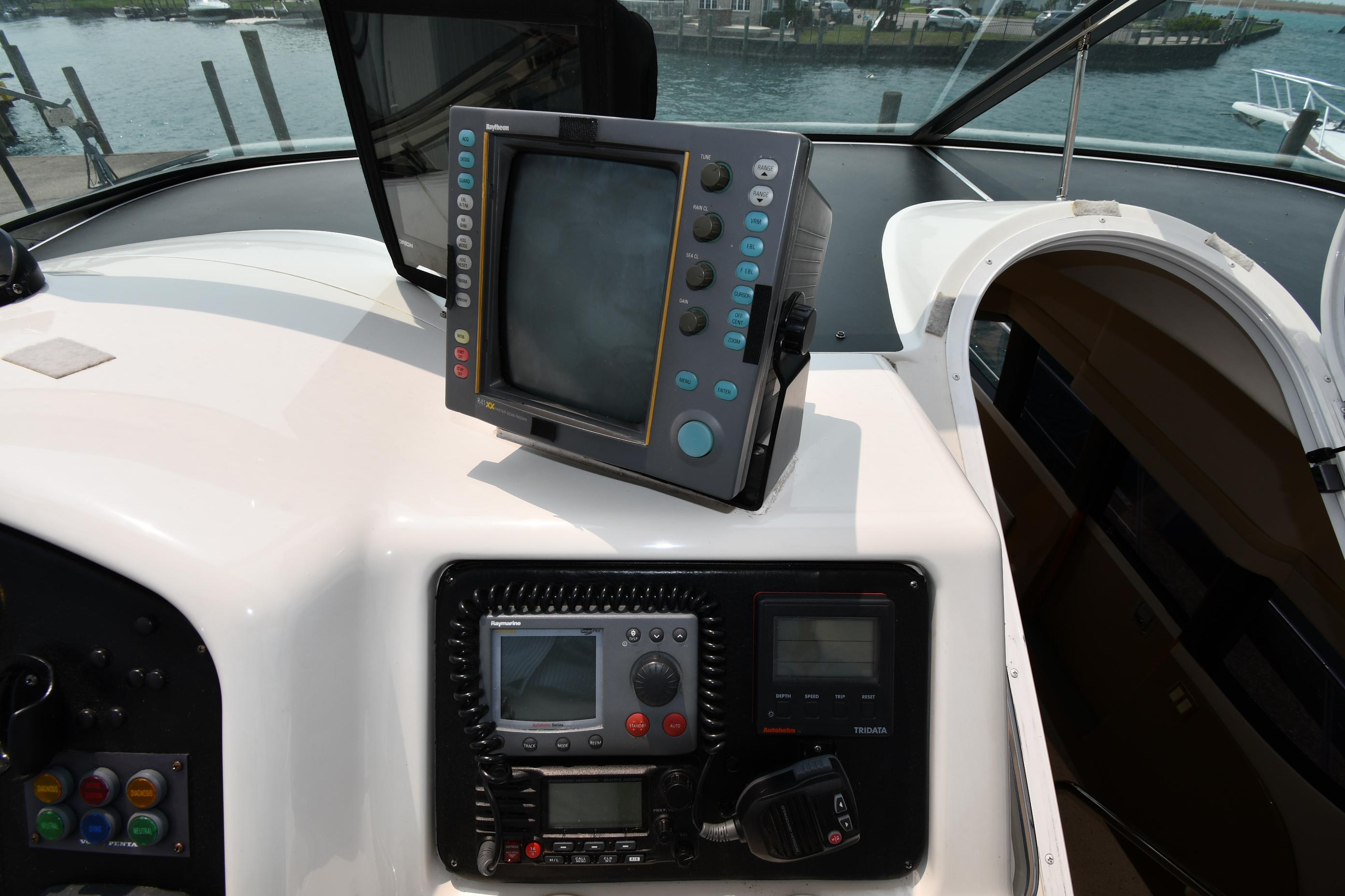 1998-carver-530-voyager-pilothouse-power-9826766-20250604115319818-1_XLARGE