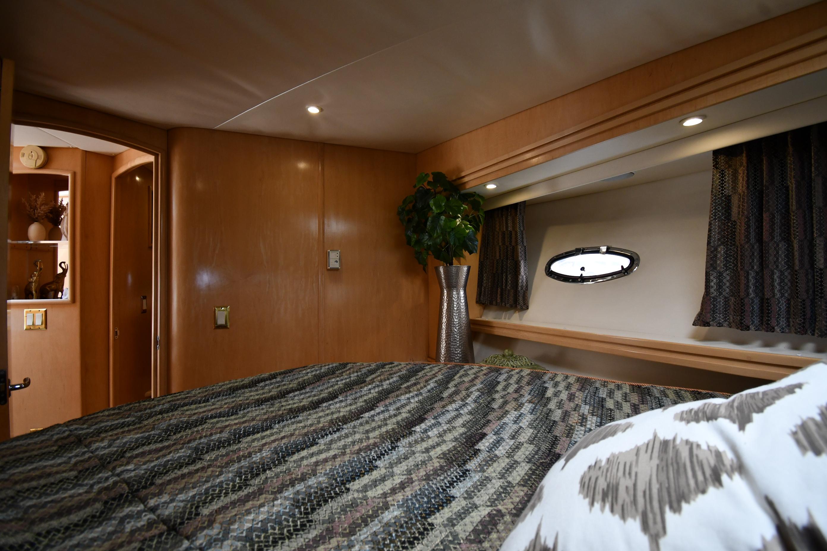 1998-carver-530-voyager-pilothouse-power-9826766-20250604115349826-1_XLARGE