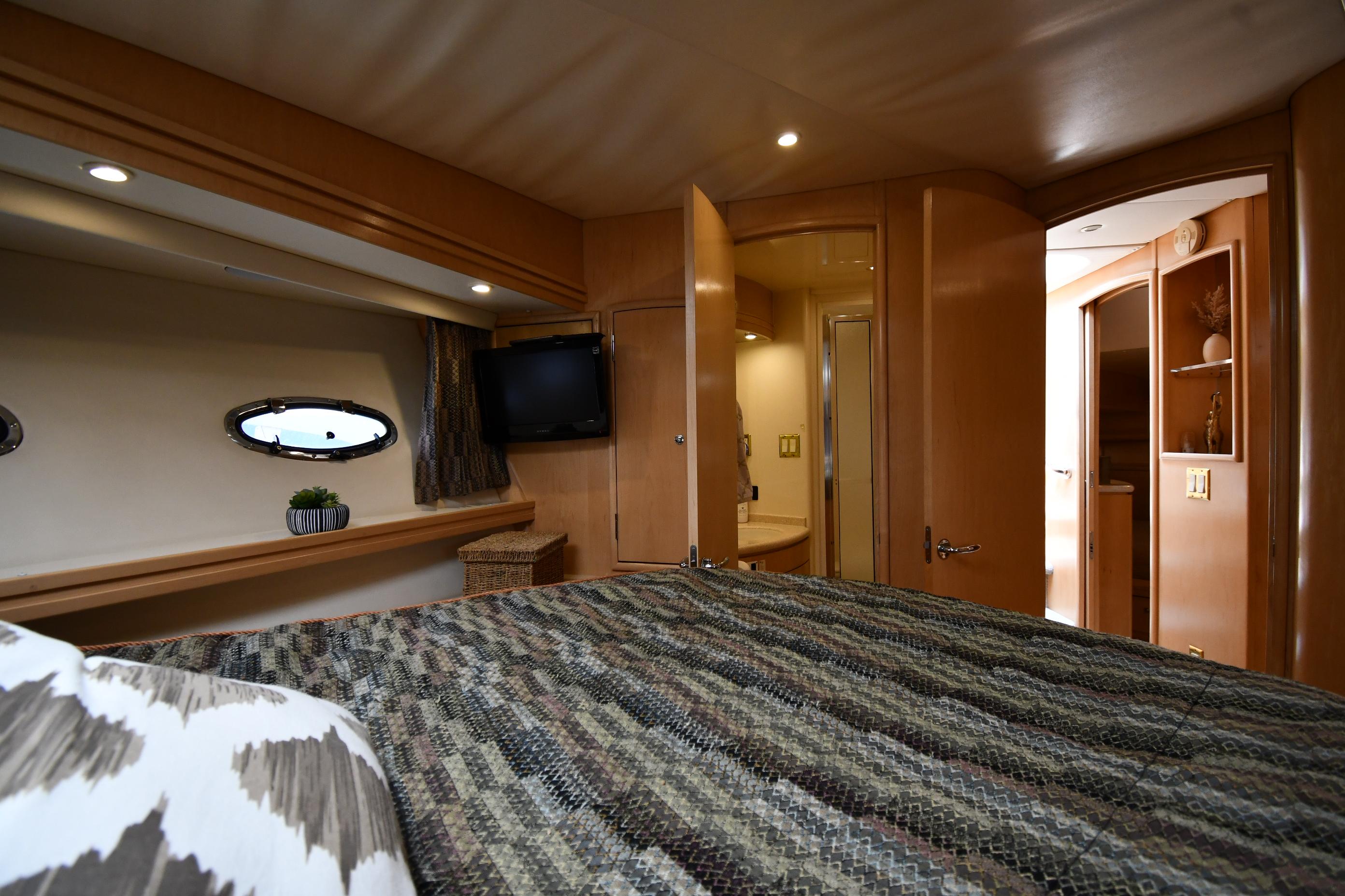 1998-carver-530-voyager-pilothouse-power-9826766-20250604115351741-1_XLARGE