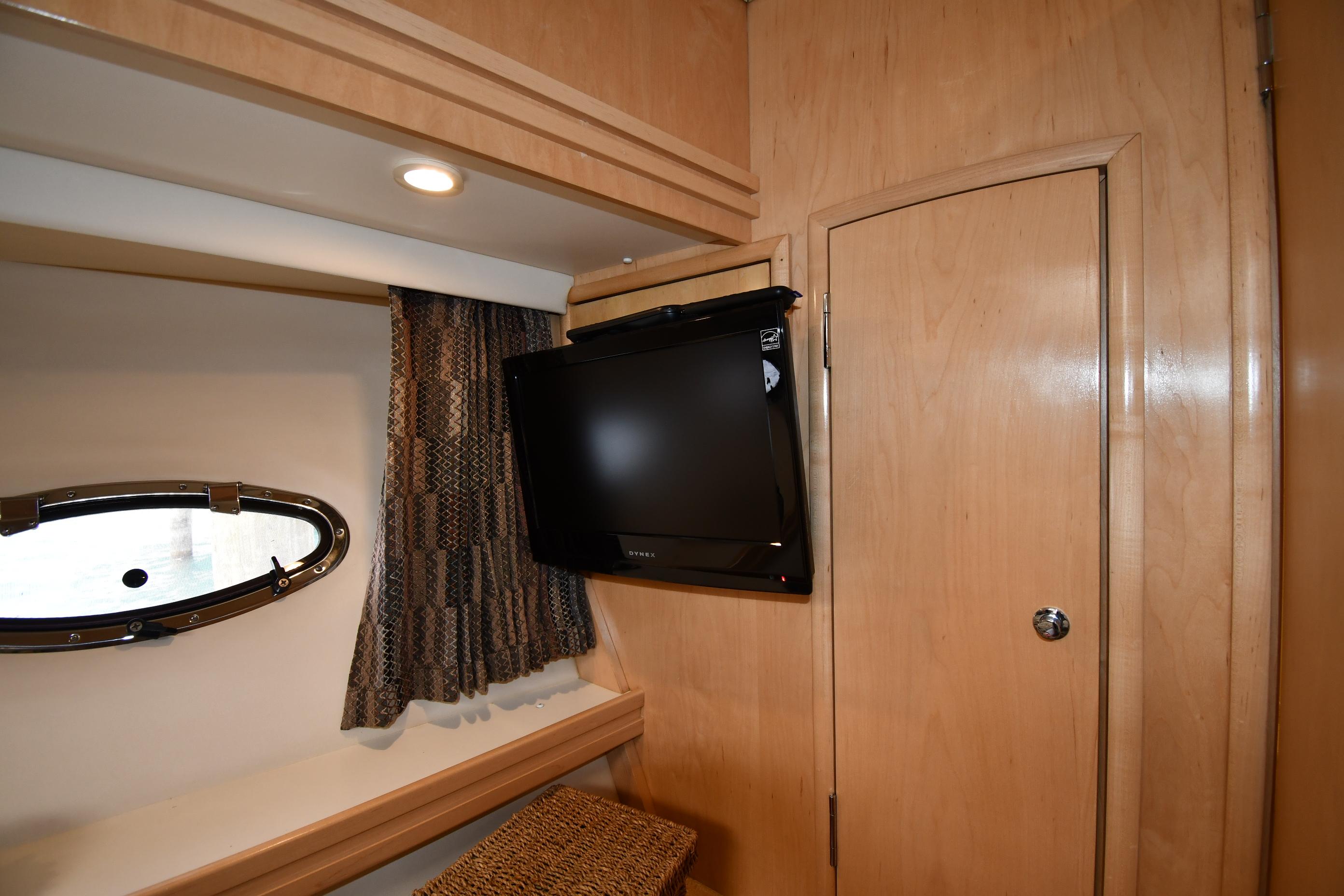 1998-carver-530-voyager-pilothouse-power-9826766-20250604115354011-1_XLARGE