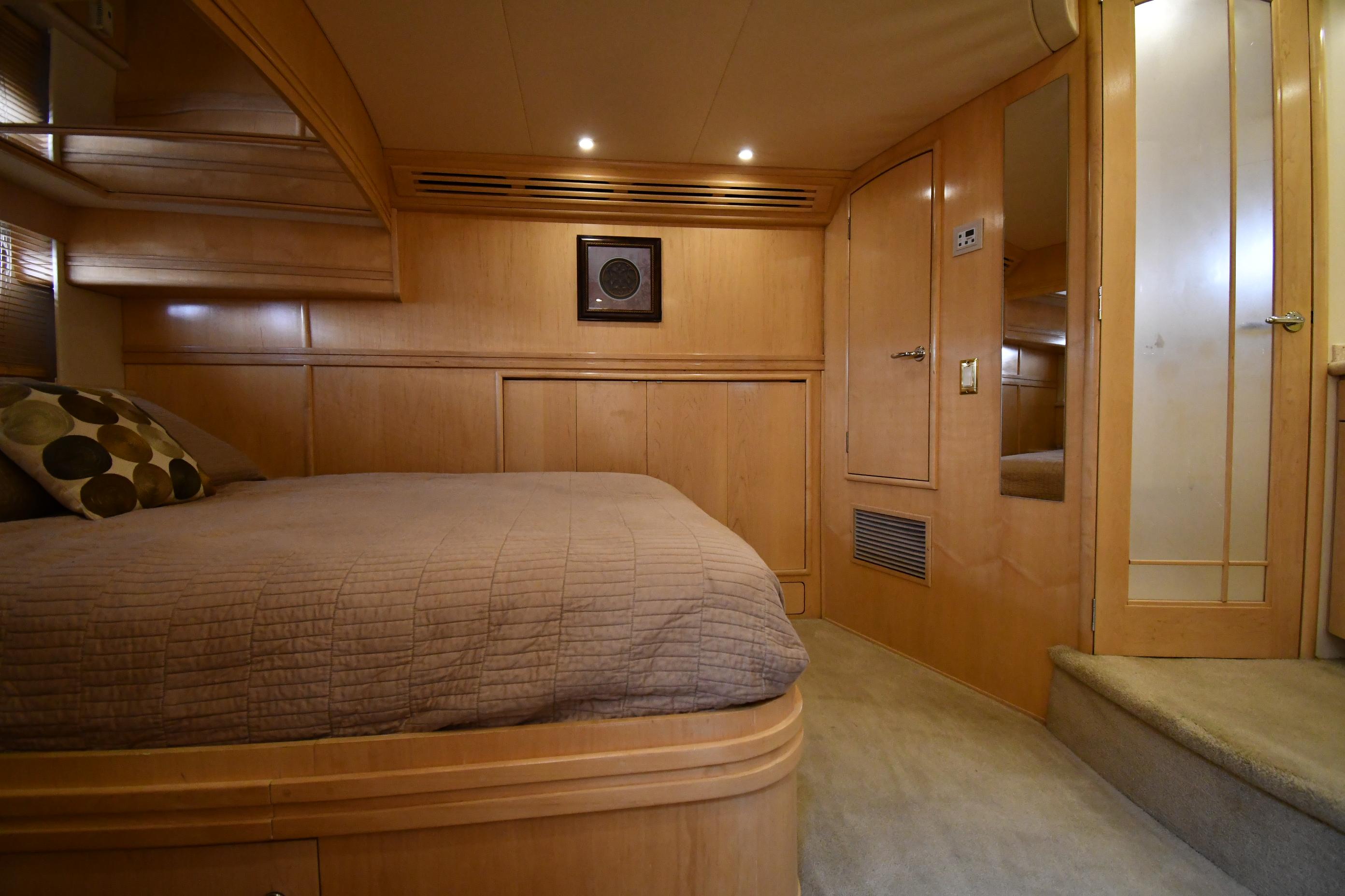 1998-carver-530-voyager-pilothouse-power-9826766-20250604115404585-1_XLARGE