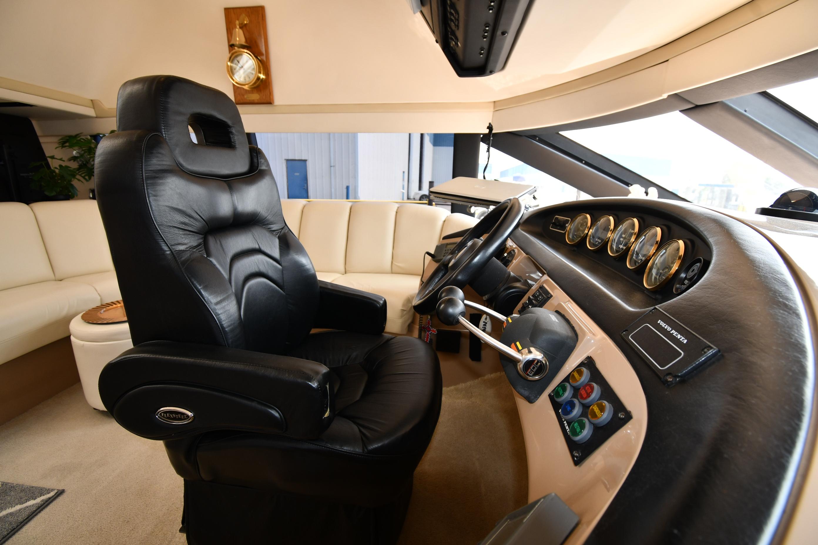 1998-carver-530-voyager-pilothouse-power-9826766-20250604115435049-1_XLARGE