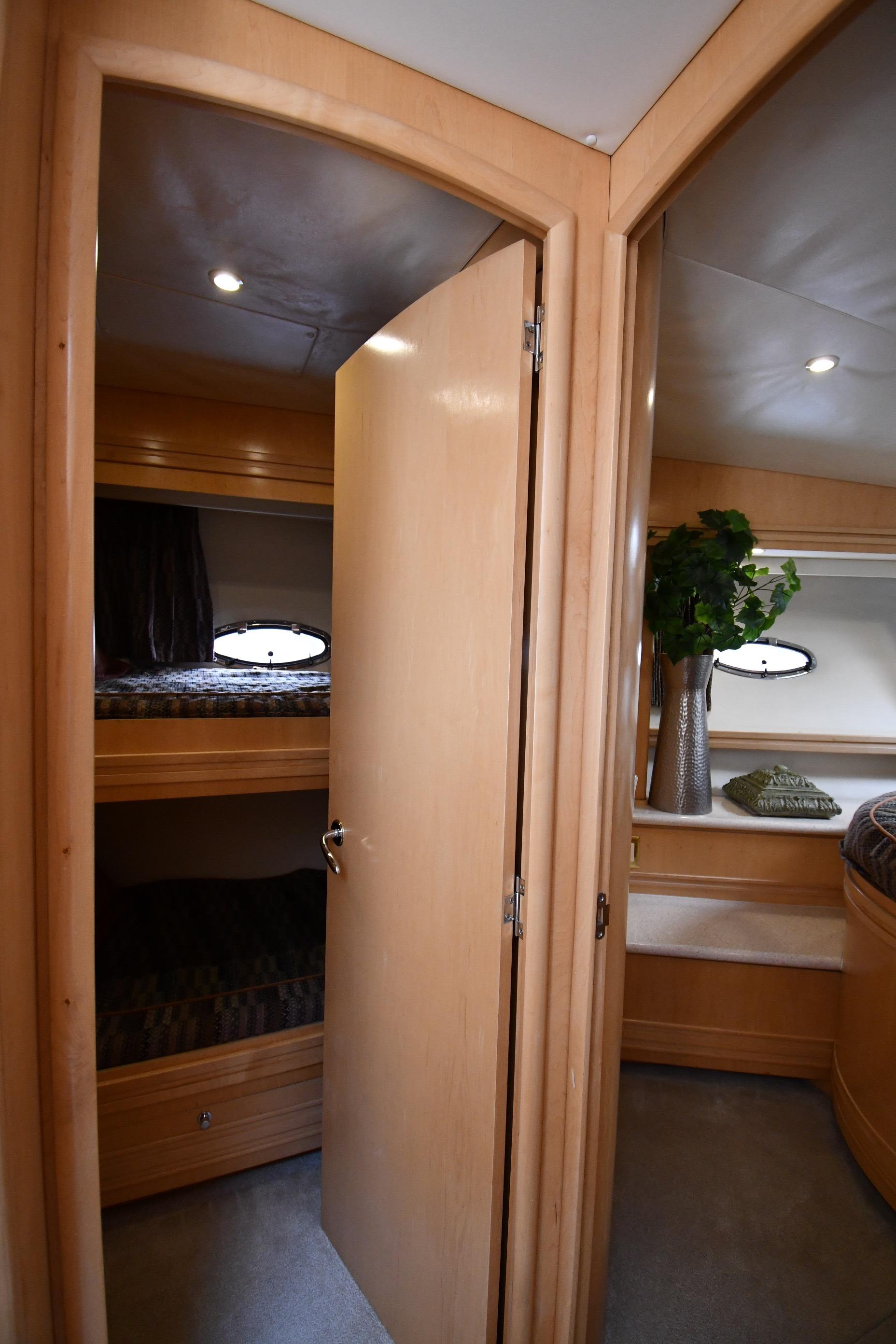 1998-carver-530-voyager-pilothouse-power-9826766-20250604115547211-1_XLARGE