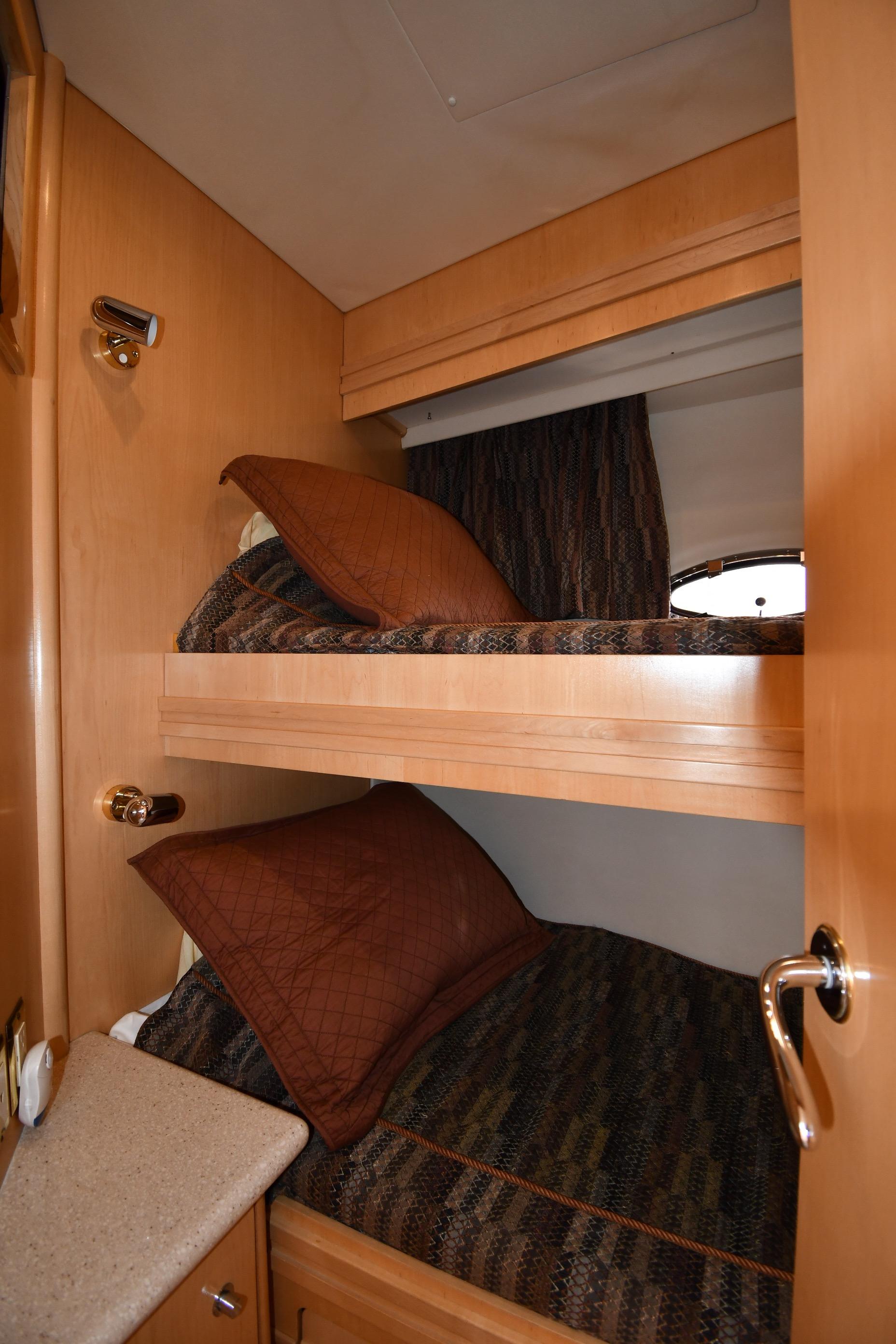 1998-carver-530-voyager-pilothouse-power-9826766-20250604115549243-1_XLARGE